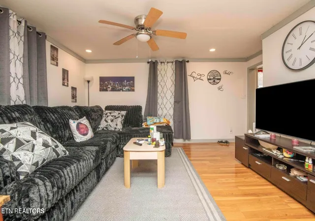 Photo 4 of Single family home for sale at 119 Yankee St, Knoxville, TN 37914 | MLS# 1347776 | Listing updated on 2026-08-21