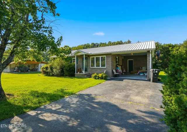 Photo 2 of Single family home for sale at 912 Bud Ln, Pigeon Forge, TN 37863 | MLS# 1347806 | Listing updated on 2026-09-11