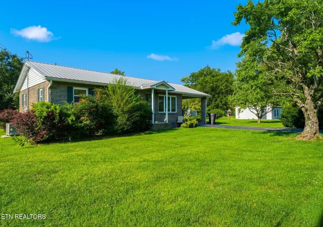 Photo 3 of Single family home for sale at 912 Bud Ln, Pigeon Forge, TN 37863 | MLS# 1347806 | Listing updated on 2026-09-11