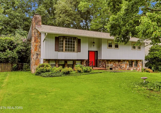 Photo 1 of Single family home for sale at 1819 Northwood Dr, Knoxville, TN 37923 | MLS# 1348116 | Listing updated on 2026-09-16