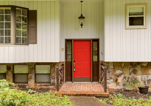 Photo 3 of Single family home for sale at 1819 Northwood Dr, Knoxville, TN 37923 | MLS# 1348116 | Listing updated on 2026-09-16