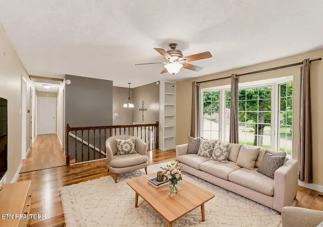 Photo 3 of Single family home for sale at 1819 Northwood Dr, Knoxville, TN 37923 | MLS# 1348116 | Listing updated on 2026-09-16