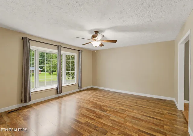Photo 4 of Single family home for sale at 1819 Northwood Dr, Knoxville, TN 37923 | MLS# 1348116 | Listing updated on 2026-09-16