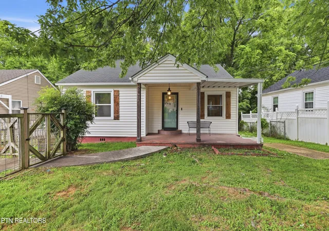 1st image of 2123 Belvoir Ave, Knoxville, TN 37917 | MLS# 1347951