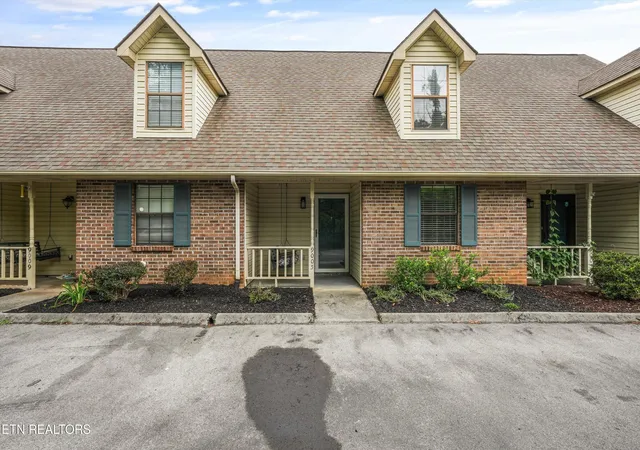 Homes for sale in Knoxville, TN | 9005 Fountain Brook Ln, Knoxville, TN 37923 | MLS# 1348198