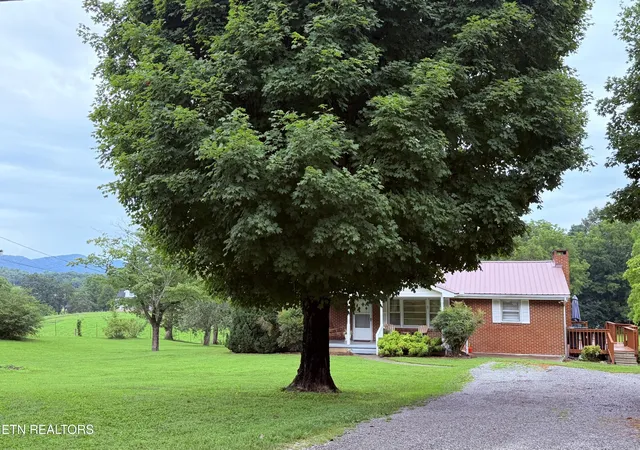 2nd image of 371 Pinecrest Rd, Jacksboro, TN 37757 | MLS# 1347824