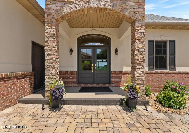 Photo 4 of Single family home for sale at 1510 Rarity Bay Pkwy, Vonore, TN 37885 | MLS# 1347997 | Listing updated on 2026-10-08