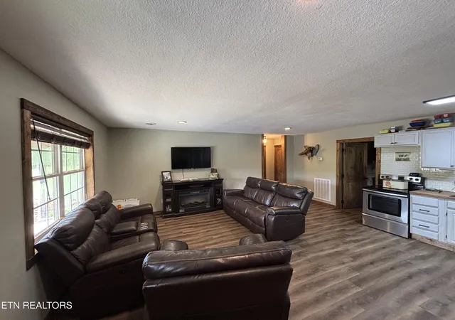 4th image of 473 W High Knob Rd, La Follette, TN 37766 | MLS# 1347874
