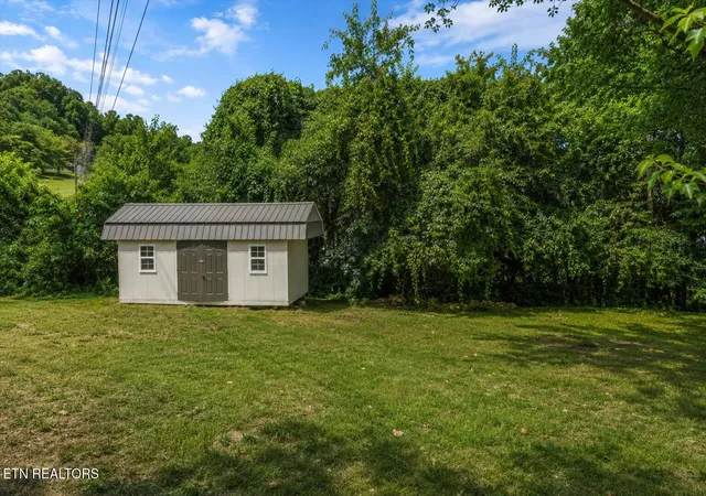 35th image of 382 Tanasi Dr, Newport, TN 37821 | MLS# 1347891