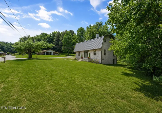 Photo 3 of Sale Pending at 382 Tanasi Dr, Newport, TN 37821 | MLS# 1347891 | Listing updated on 2026-09-20