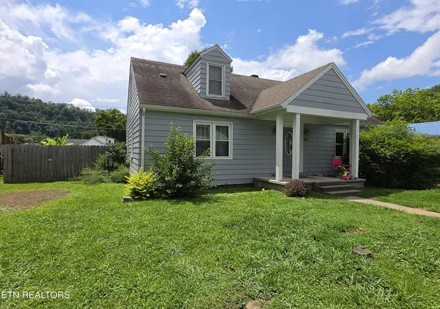 Homes for sale in Loyall, KY | 20 2Nd Rio Vista St, Loyall, KY 40854 | MLS# 1347842