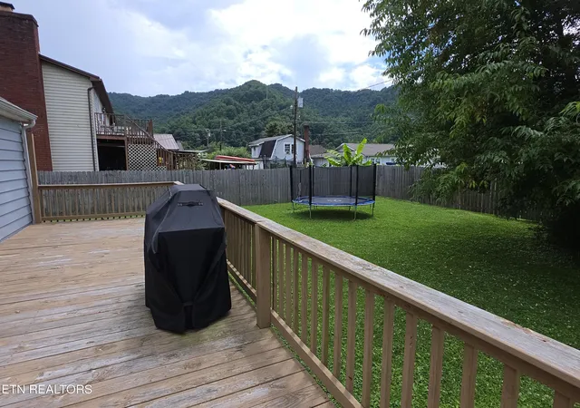 Homes for sale in Loyall, KY | 20 2Nd Rio Vista St, Loyall, KY 40854 | MLS# 1347842
