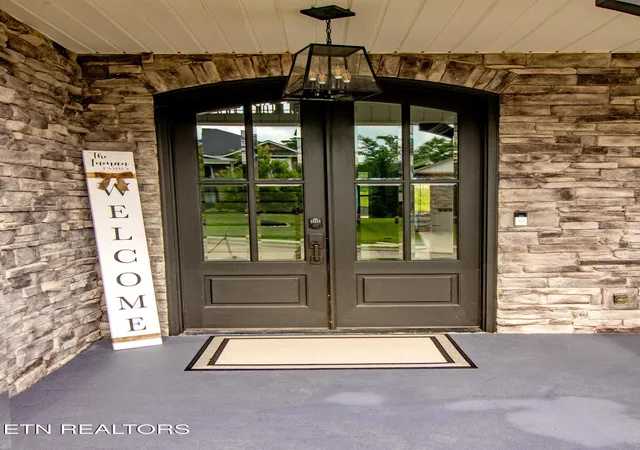 Photo 2 of Single family home for sale at 2039 Highlands Ridge Ln, Knoxville, TN 37932 | MLS# 1347848 | Listing updated on 2026-09-07