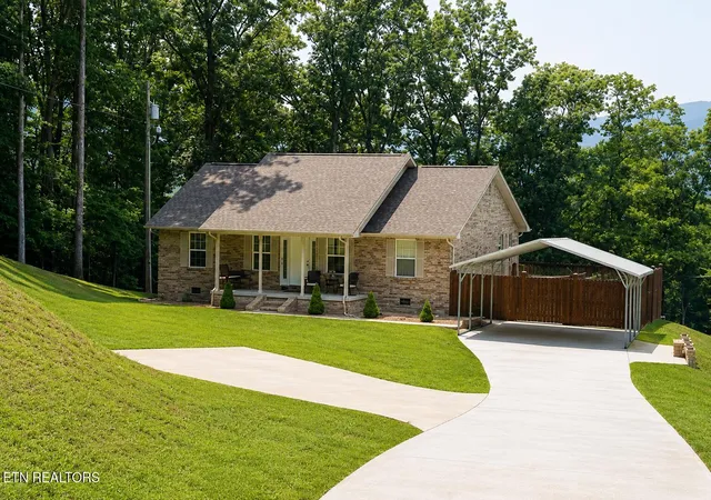 Homes for sale in Pineville, KY | 97 Joe E Dell Rd, Pineville, KY 40977 | MLS# 1348055