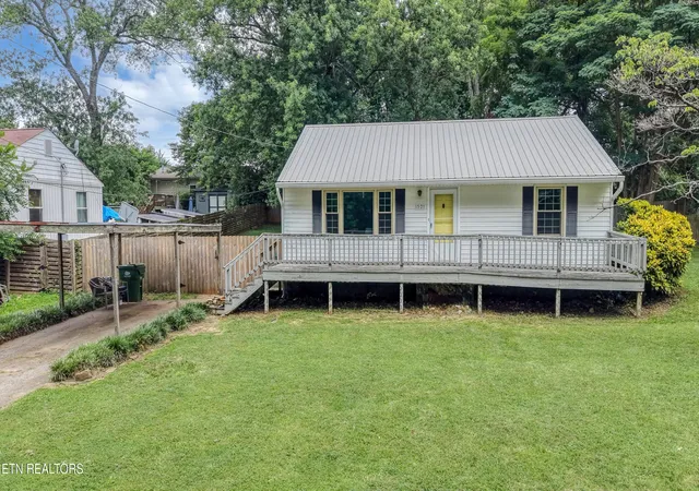 1st image of 1521 Cherry Dr, Maryville, TN 37804 | MLS# 1347972