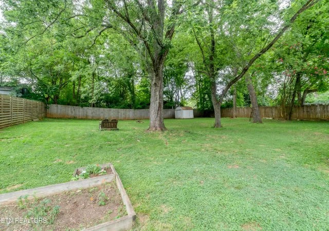 35th image of 1521 Cherry Dr, Maryville, TN 37804 | MLS# 1347972