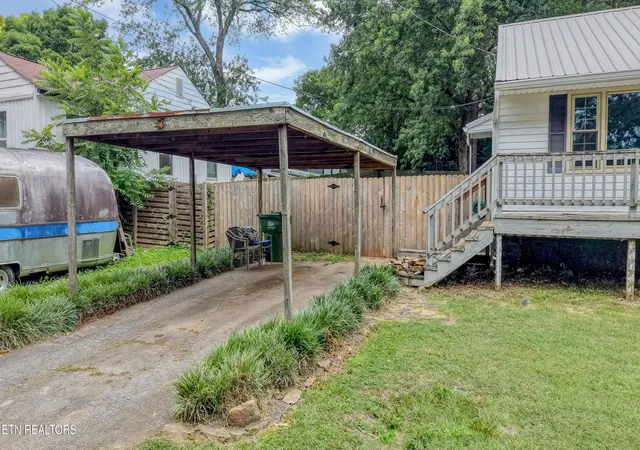3rd image of 1521 Cherry Dr, Maryville, TN 37804 | MLS# 1347972