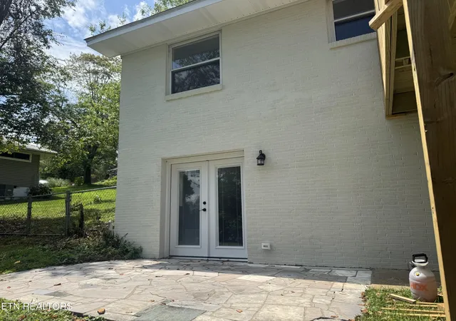 5th image of 403 Hickory St, Clinton, TN 37716 | MLS# 1347942