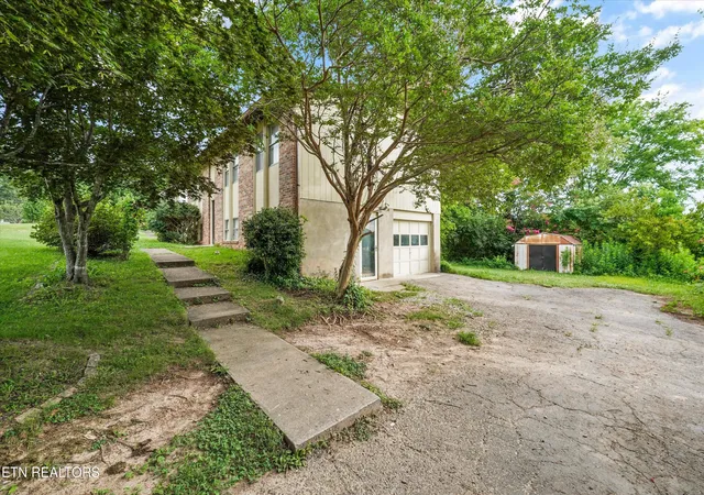 Photo 3 of Sale Pending at 5501 Malmsbury Rd, Knoxville, TN 37921 | MLS# 1348094 | Listing updated on 2026-08-22