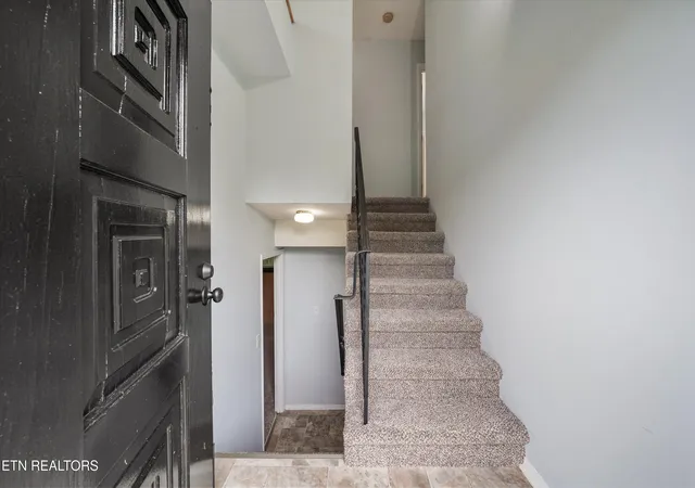 Photo 4 of Sale Pending at 5501 Malmsbury Rd, Knoxville, TN 37921 | MLS# 1348094 | Listing updated on 2026-08-22