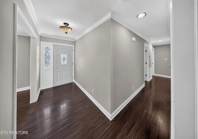 Photo 3 of Single family home for sale at 1221 Southbreeze Cir, Knoxville, TN 37919 | MLS# 1347977 | Listing updated on 2026-08-21