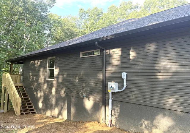 Photo 2 of Single family home for sale at 212 Lakeview Dr, Crossville, TN 38558 | MLS# 1348206 | Listing updated on 2026-07-14