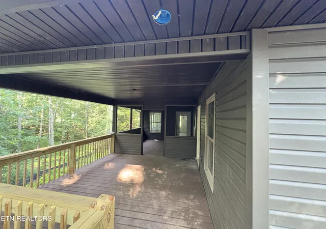 Photo 3 of Single family home for sale at 212 Lakeview Dr, Crossville, TN 38558 | MLS# 1348206 | Listing updated on 2026-07-14