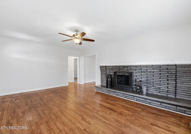 4th image of 409 W 1St Ave, Lenoir City, TN 37771 | MLS# 1348043