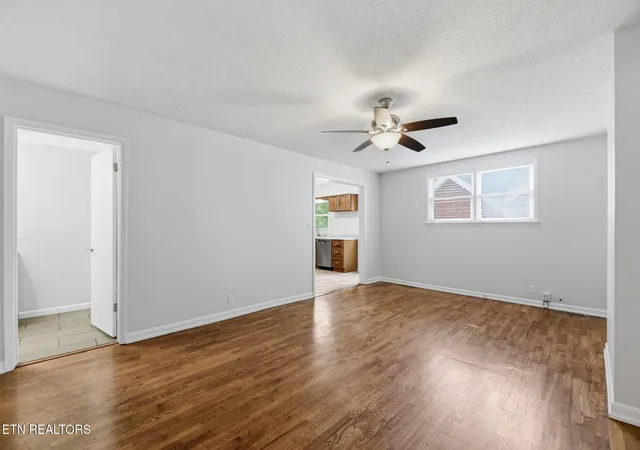 5th image of 409 W 1St Ave, Lenoir City, TN 37771 | MLS# 1348043