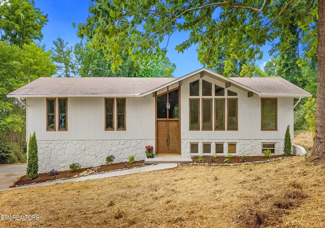 Photo 1 of Sale Pending at 9501 Ravenel Ln, Knoxville, TN 37922 | MLS# 1348102 | Listing updated on 2026-07-19