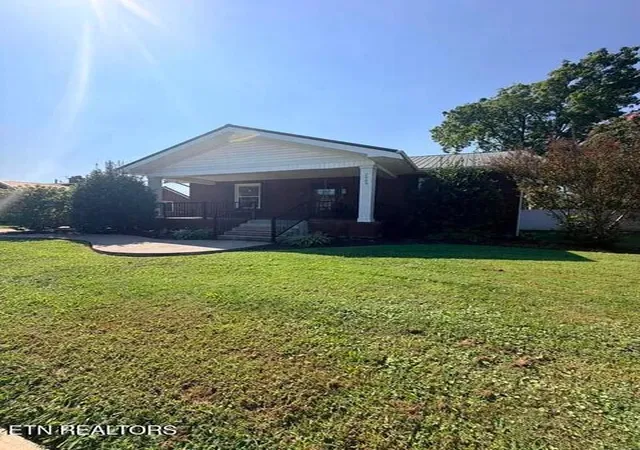 Photo 2 of Single family home for sale at 2909 W Cumberland Ave, Middlesboro, KY 40965 | MLS# 1348099 | Listing updated on 2026-08-24