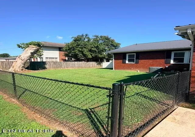 Photo 34 of Single family home for sale at 2909 W Cumberland Ave, Middlesboro, KY 40965 | MLS# 1348099 | Listing updated on 2026-08-24
