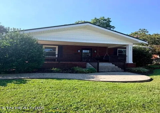 Photo 2 of Single family home for sale at 2909 W Cumberland Ave, Middlesboro, KY 40965 | MLS# 1348099 | Listing updated on 2026-08-24