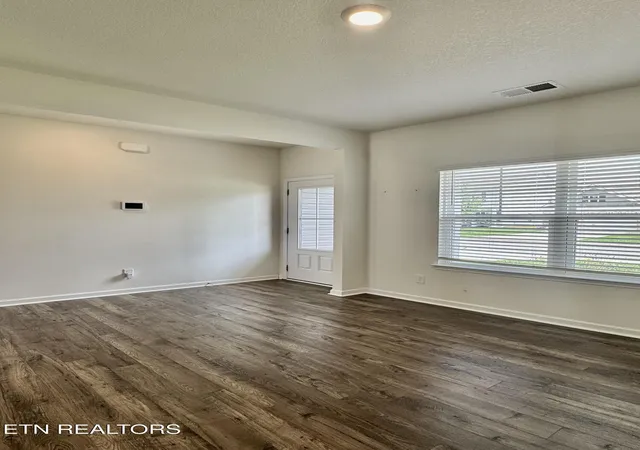 Photo 3 of Sale Pending at 4431 Judith Fox Ln, Knoxville, TN 37938 | MLS# 1348074 | Listing updated on 2026-09-15