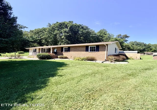 Photo 2 of Sale Pending at 259 Cardwell Dr, Tazewell, TN 37879 | MLS# 1353688 | Listing updated on 2026-09-08