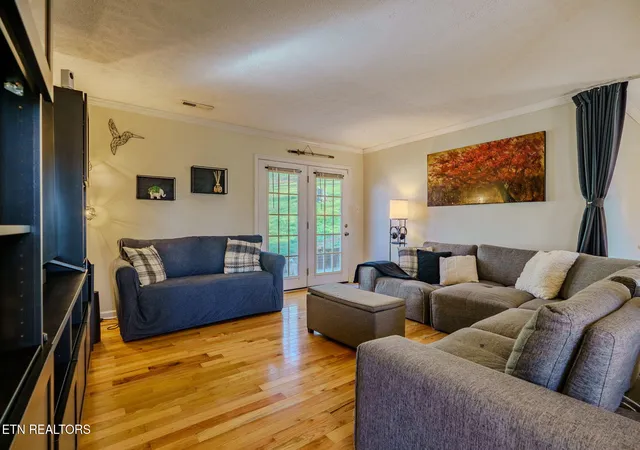 Photo 3 of Single family home for sale at 3543 Ginn Farm Dr, Knoxville, TN 37920 | MLS# 1348205 | Listing updated on 2026-08-17