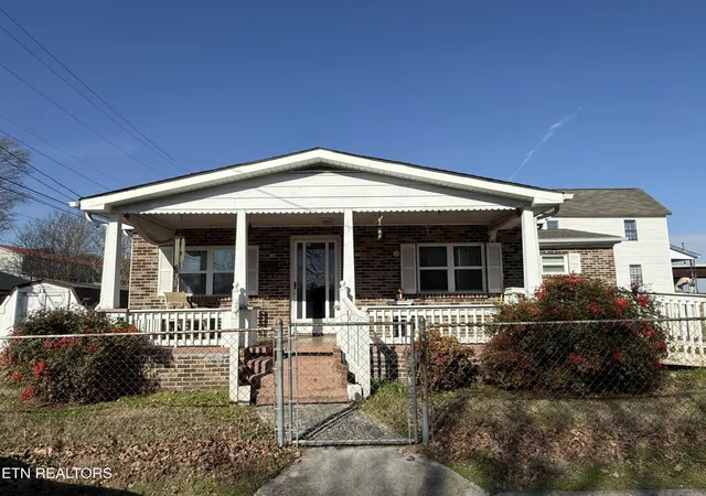 1st image of 100 Church St, Loudon, TN 37774 | MLS# 1348115