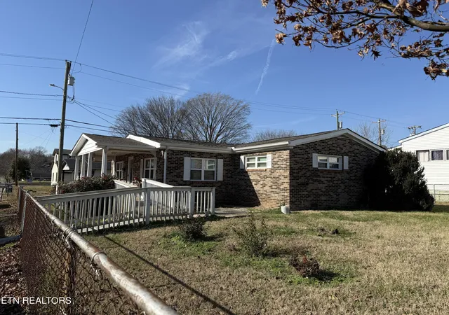 4th image of 100 Church St, Loudon, TN 37774 | MLS# 1348115