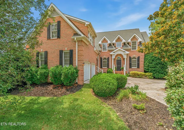 Photo 1 of Single family home for sale at 801 Mckinley Pointe Ln, Farragut, TN 37934 | MLS# 1348163 | Listing updated on 2026-09-16