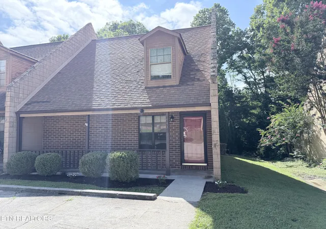 Homes for sale in Knoxville, TN | 4434 Townhouse Wy, Knoxville, TN 37921 | MLS# 1348146