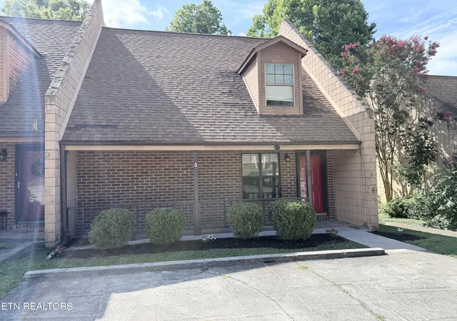 Homes for sale in Knoxville, TN | 4434 Townhouse Wy, Knoxville, TN 37921 | MLS# 1348146