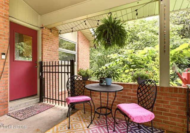 3rd image of 100 Westlook Cir, Oak Ridge, TN 37830 | MLS# 1348186