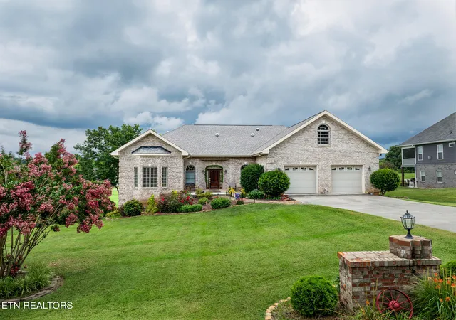 Photo 2 of Single family home for sale at 127 Santee Way, Loudon, TN 37774 | MLS# 1348189 | Listing updated on 2026-09-29