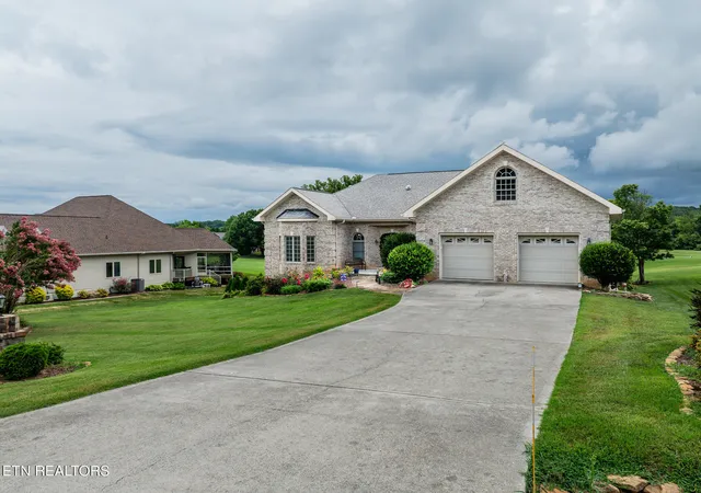 Photo 3 of Single family home for sale at 127 Santee Way, Loudon, TN 37774 | MLS# 1348189 | Listing updated on 2026-09-29