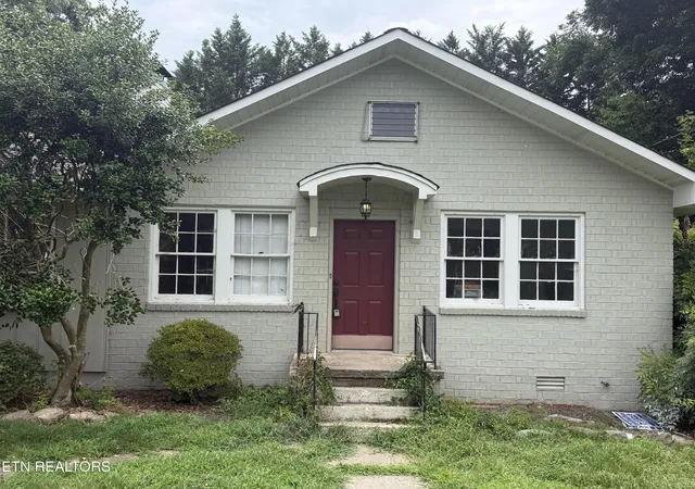 Photo 3 of Single family home for sale at 1212 Woodlawn Ave, Maryville, TN 37804 | MLS# 1348162 | Listing updated on 2026-10-11