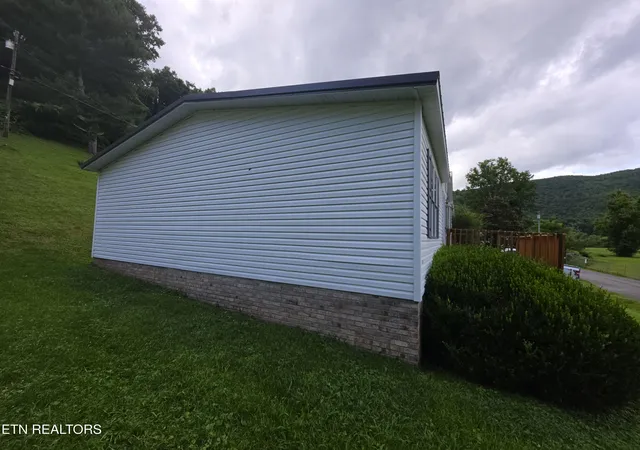 Homes for sale in Pineville, KY | 119 Walnut Ln, Pineville, KY 40977 | MLS# 1348215