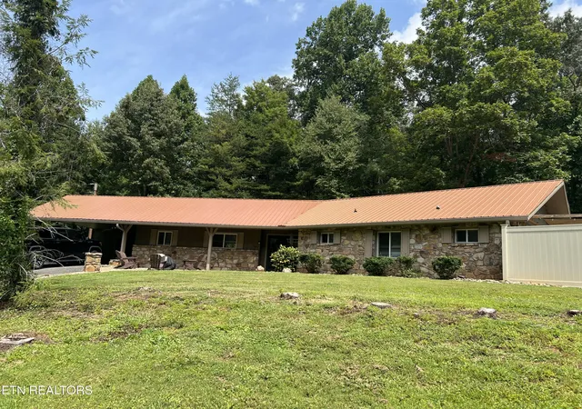 Photo 3 of Single family home for sale at 560 Buckhorn Rd, Gatlinburg, TN 37738 | MLS# 1348836 | Listing updated on 2026-09-01