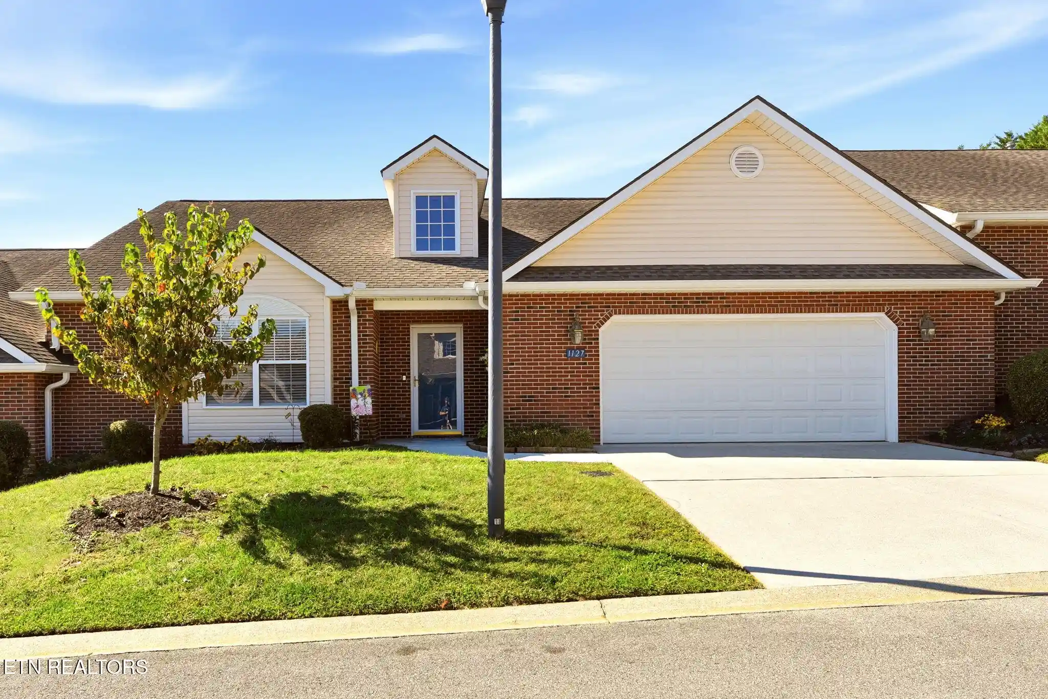 Listing Photo 1 - Condo for sale in 1127 Gazebo Wy located at 1127 Gazebo Wy, Powell, TN 37849 - Unit 1127 Gazebo Way