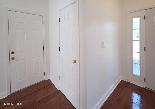 Photo 3 of Sale Pending at 123 Capital Cir, Oak Ridge, TN 37830 | MLS# 1348816 | Listing updated on 2026-09-15
