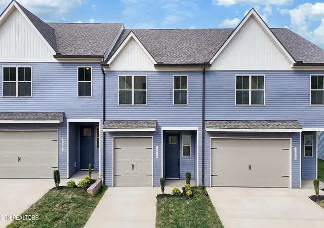 Photo 1 of Single family home for sale at 1618 Bennett Village Dr, Maryville, TN 37804 | MLS# 1348611 | Listing updated on 2026-09-26